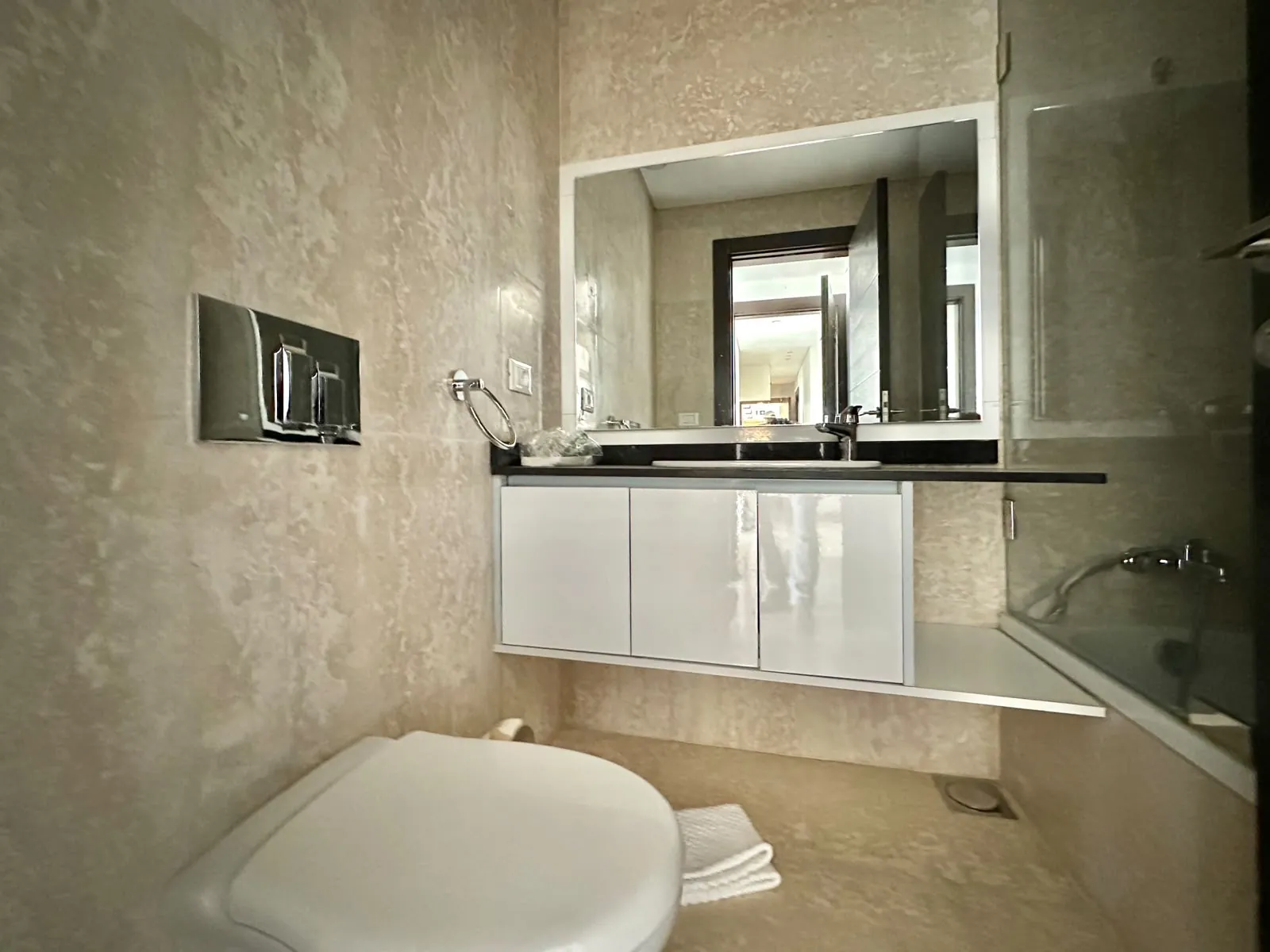 3BR Apartment for Rent in Hamra — photo 5