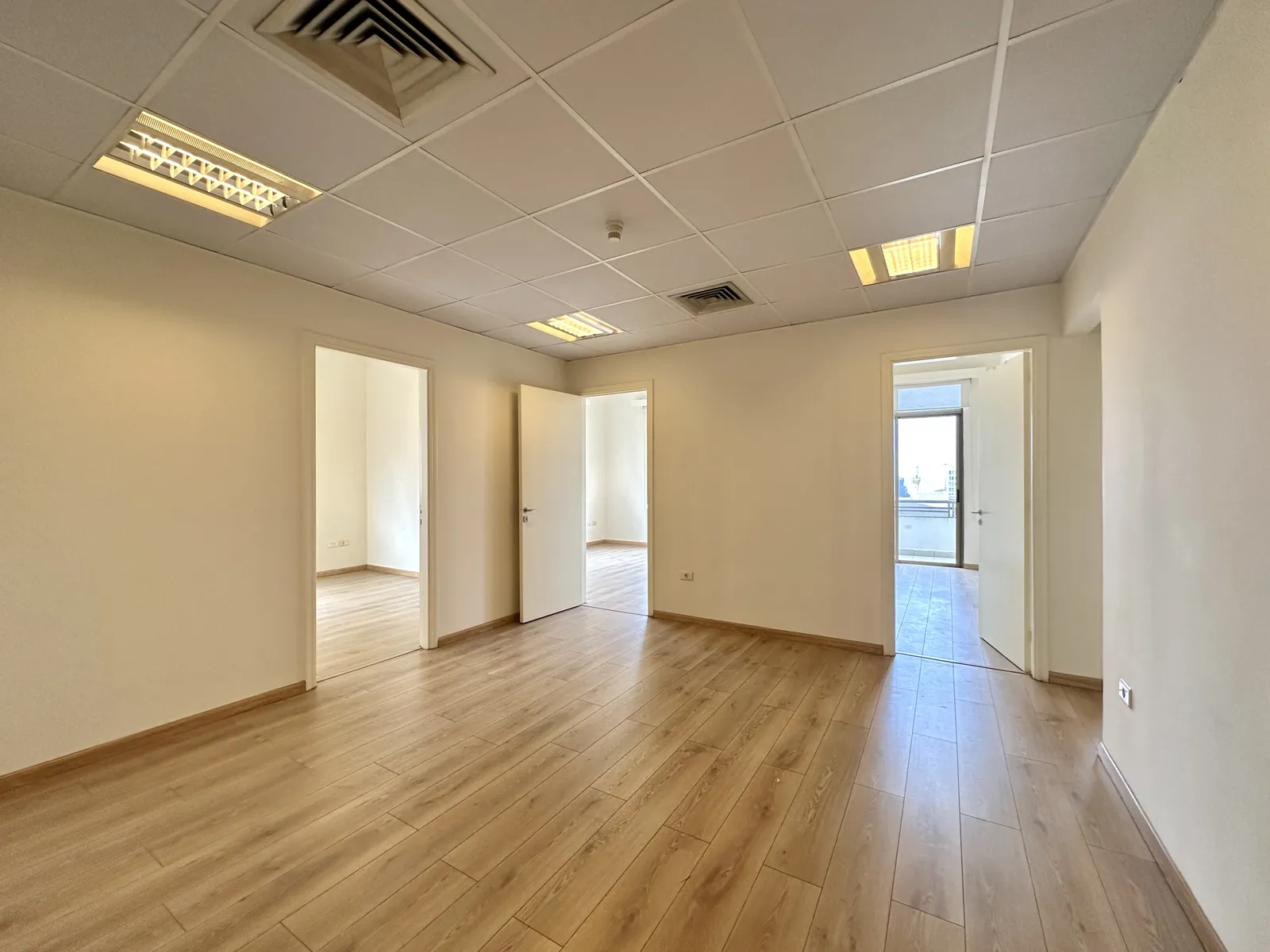 3BR Office for Rent in Downtown Beirut — الصورة 2