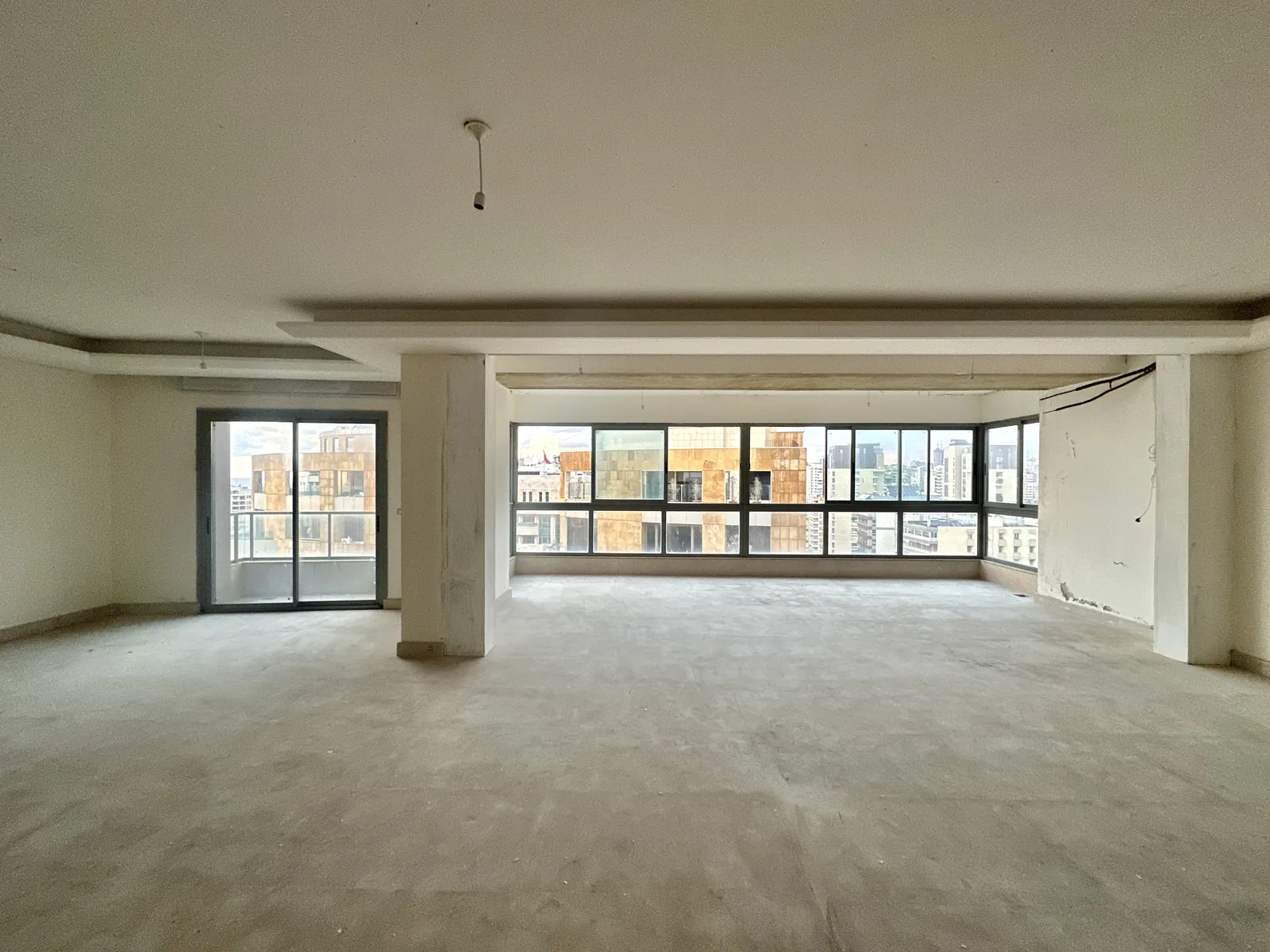 4BR Apartment for Sale in Ramlet Al Baida