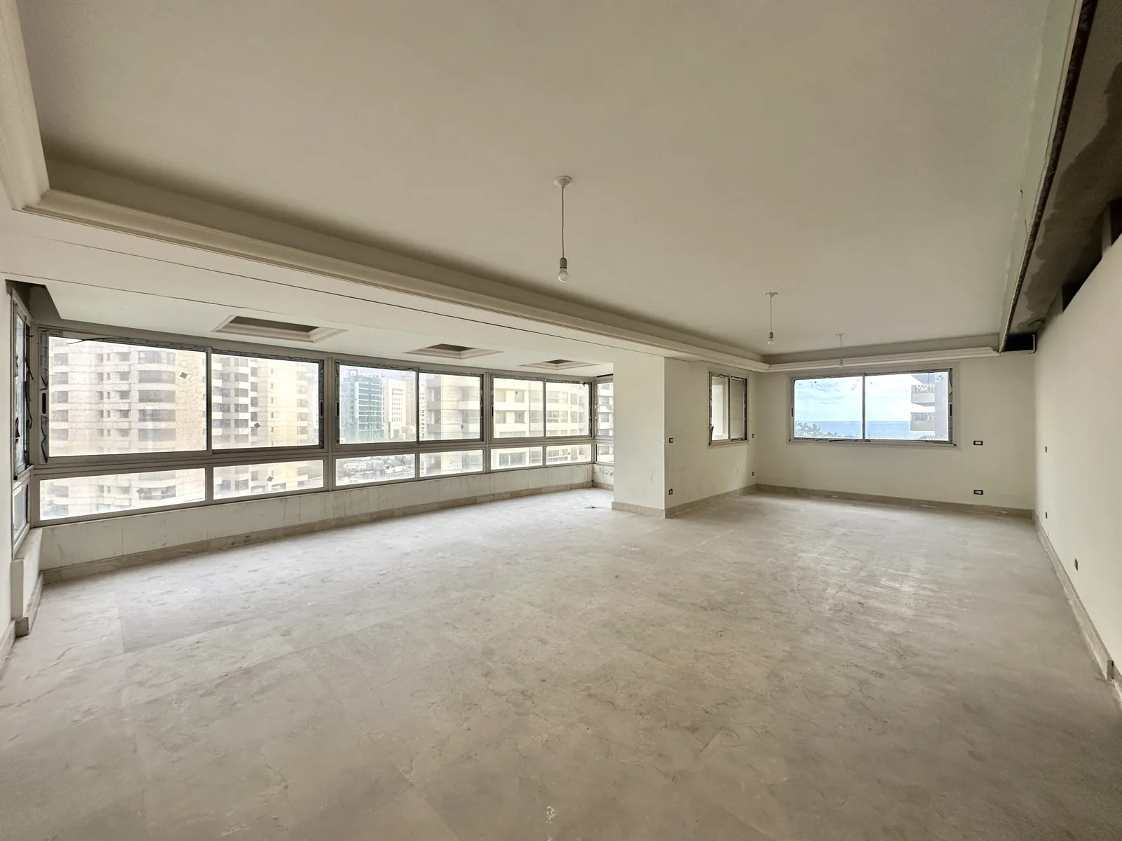 4BR Apartment for Sale in Ramlet Al Baida