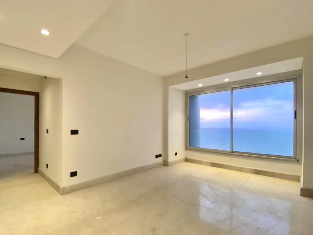 3BR Apartment for Sale in Raouche — الصورة 4