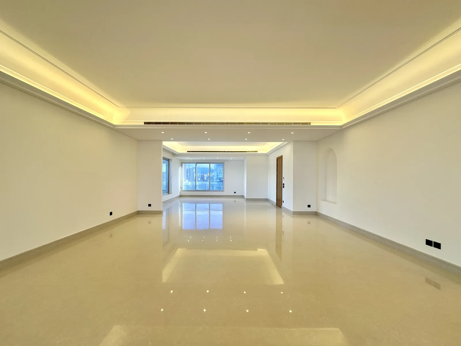 4BR Apartment for Sale in Ain Al Mraiseh