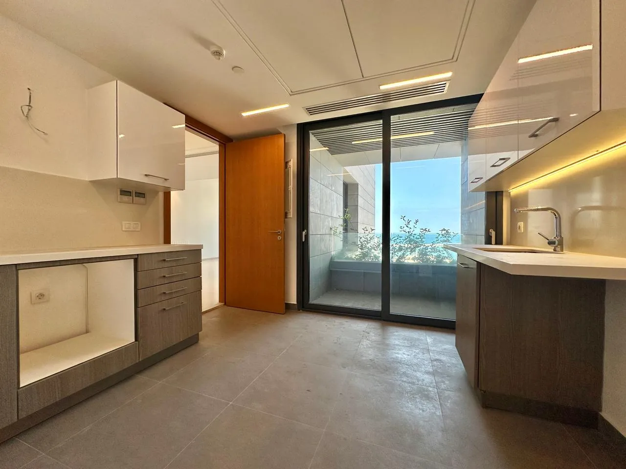 2BR Apartment for Sale in Saifi — الصورة 3