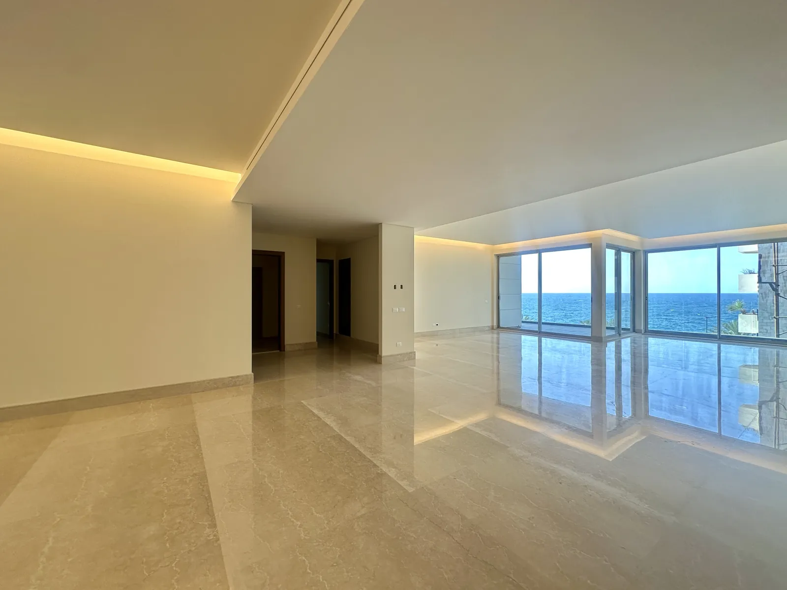 4BR Apartment for Sale in Ain Al Mraiseh