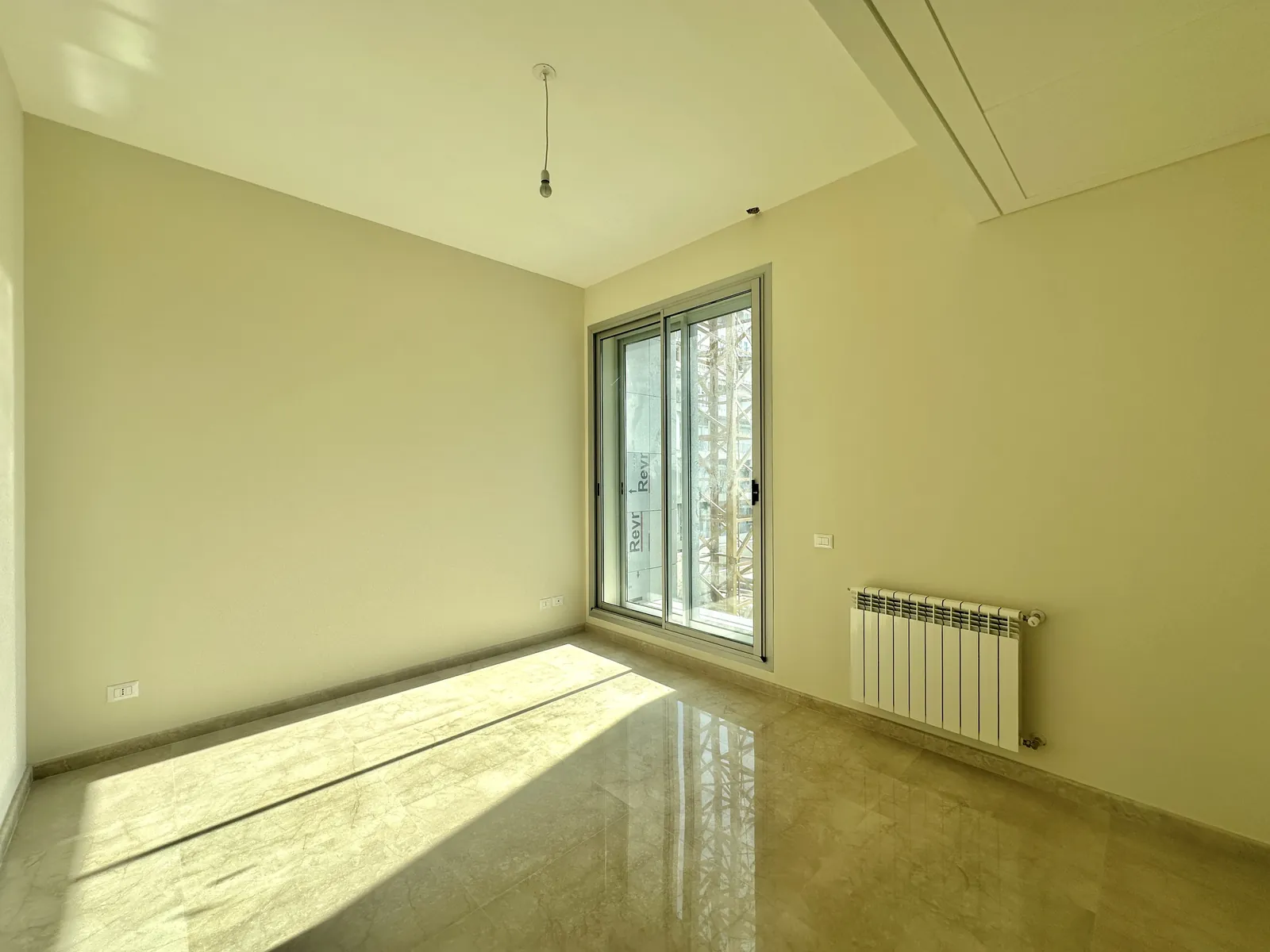 4BR Apartment for Sale in Ain Al Mraiseh — photo 5