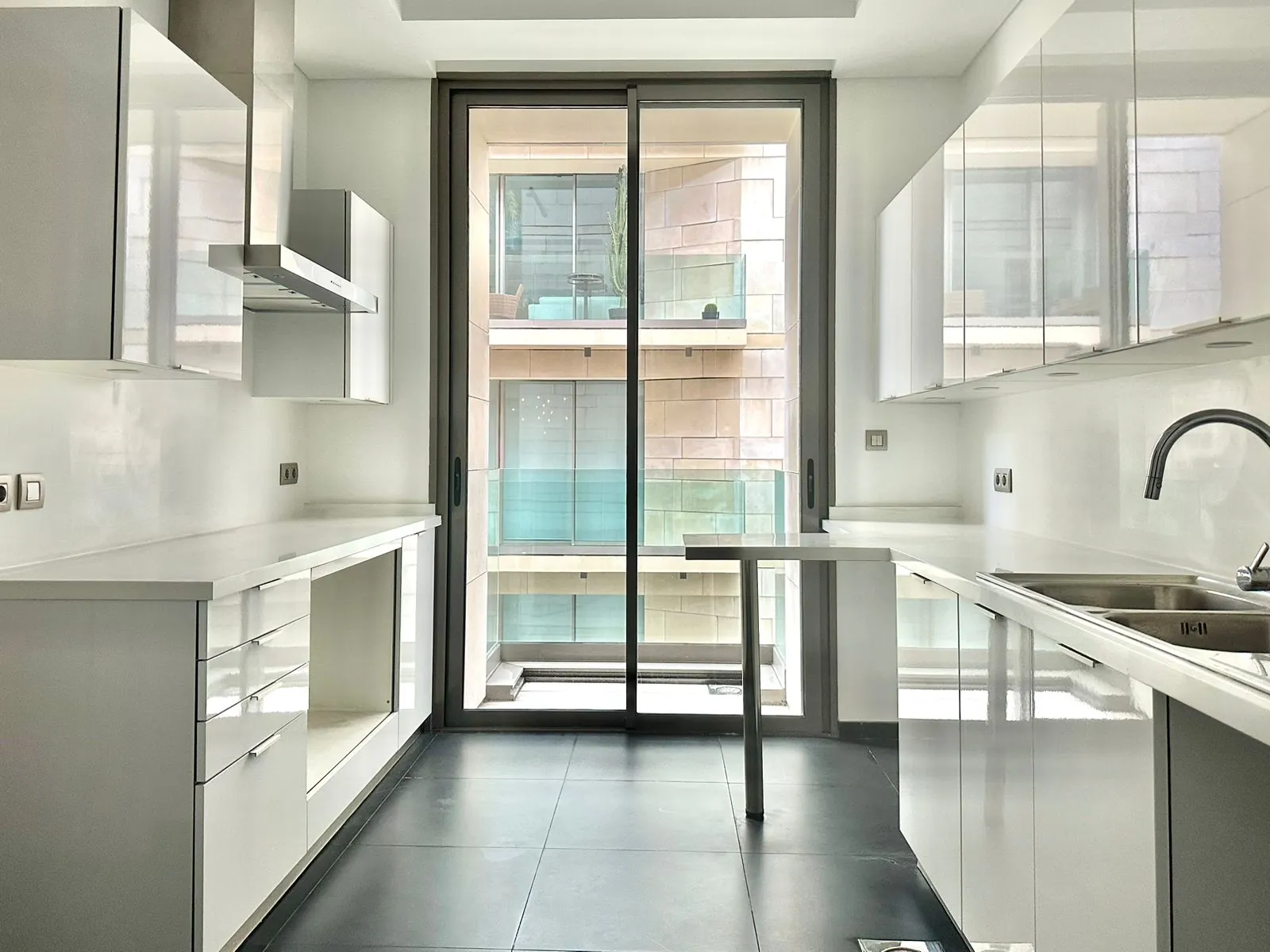 3BR Building for Sale in Downtown Beirut — الصورة 2