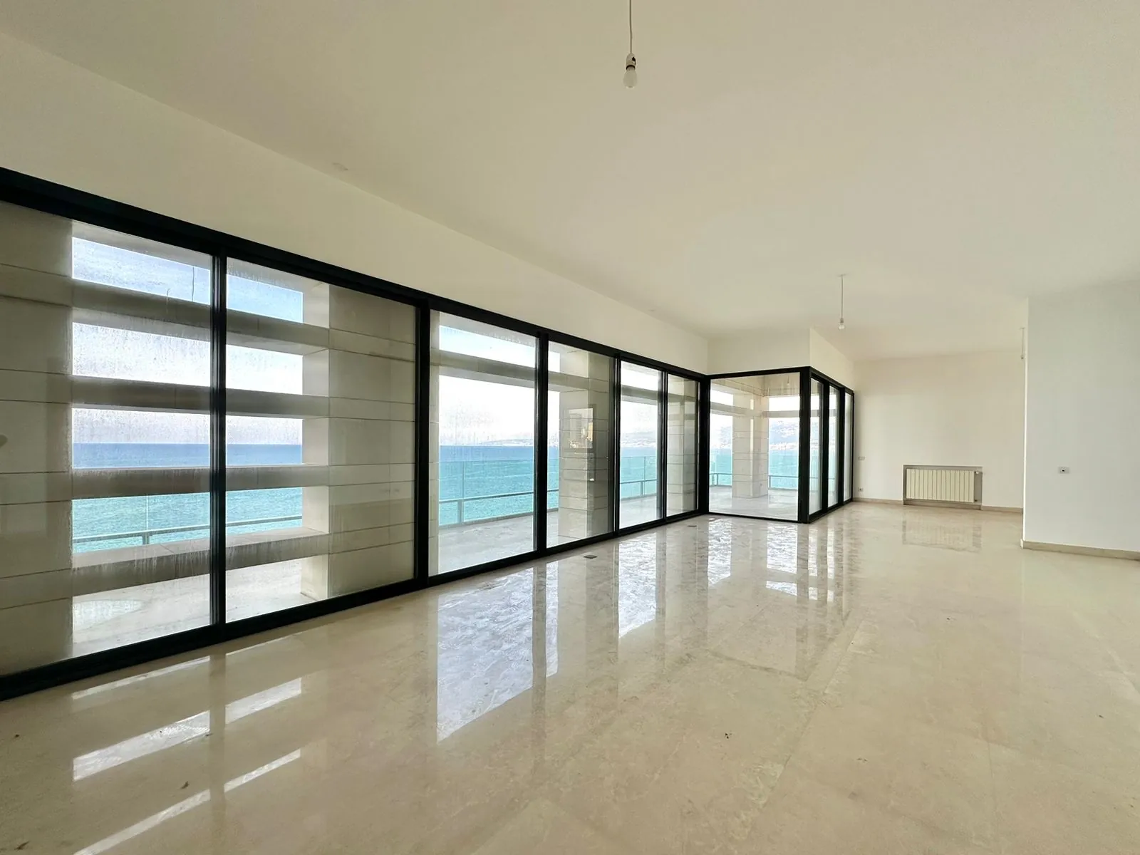 4BR Apartment for Sale in Ain Al Mraiseh — الصورة 2