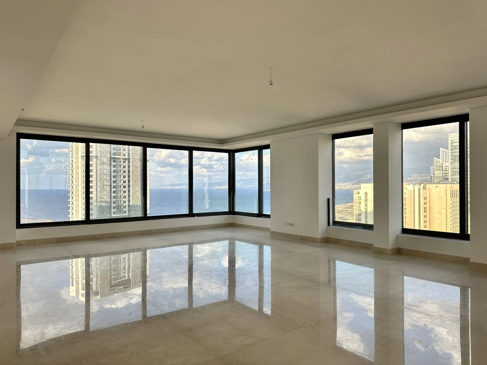 4BR Apartment for Sale in Ain Al Mraiseh