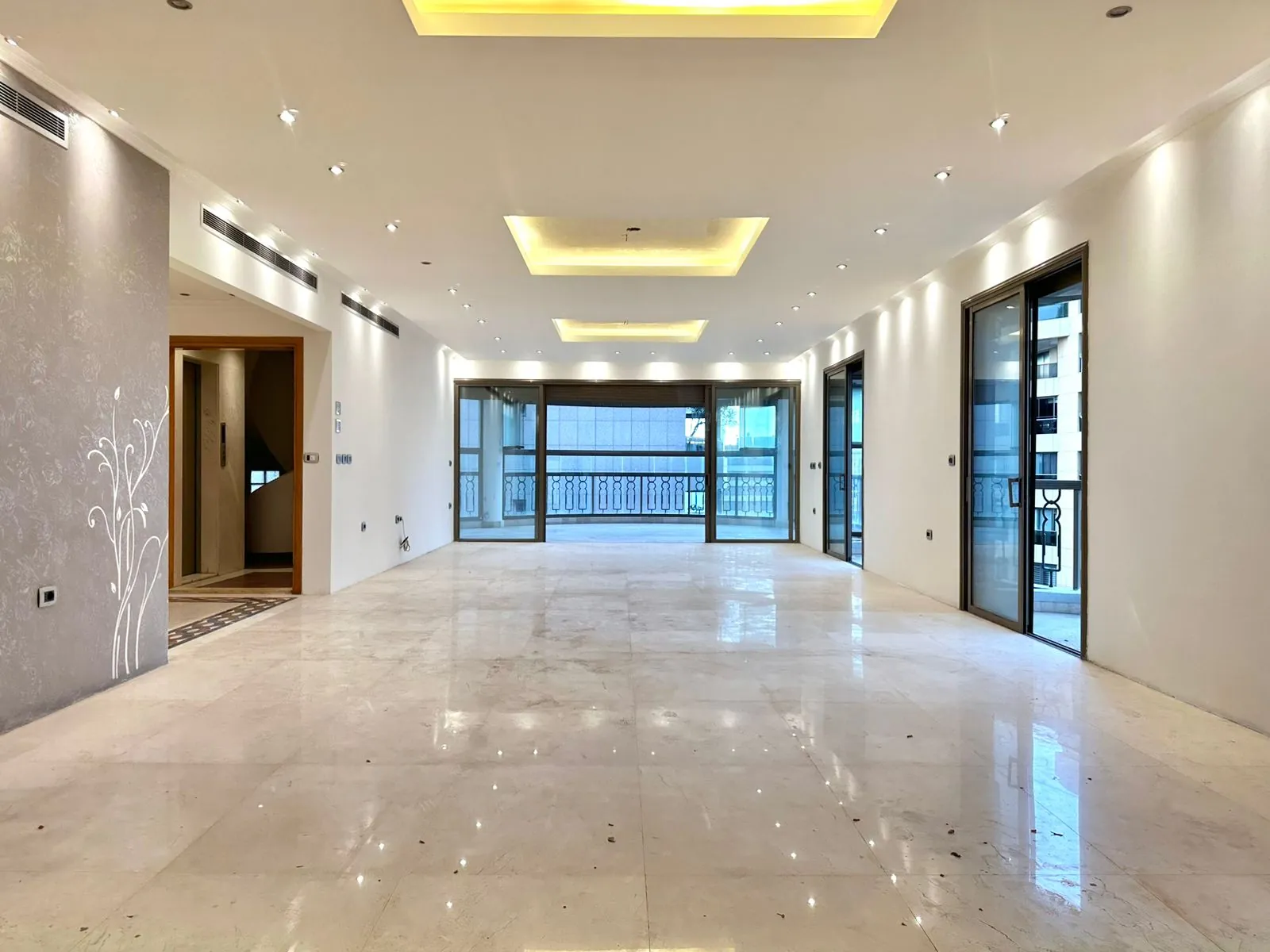 4BR Apartment for Rent in Ramlet Al Baida