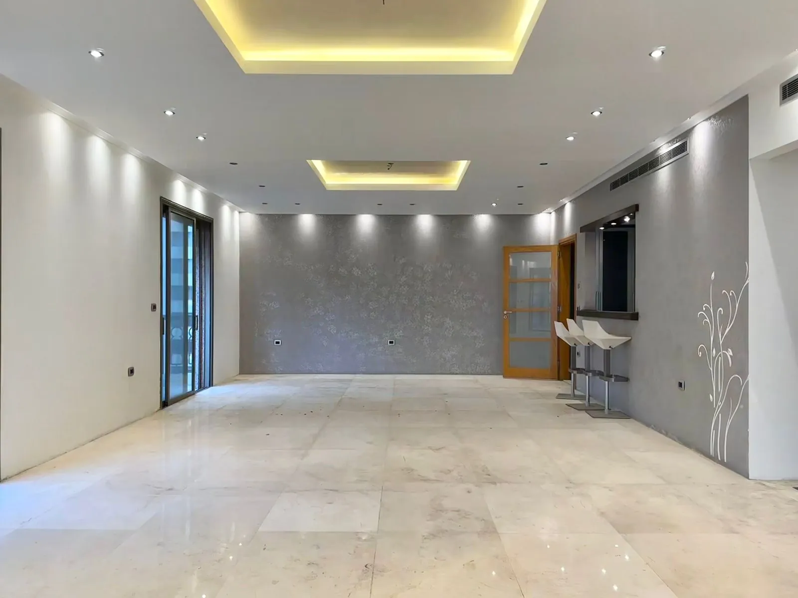 4BR Apartment for Rent in Ramlet Al Baida — الصورة 2