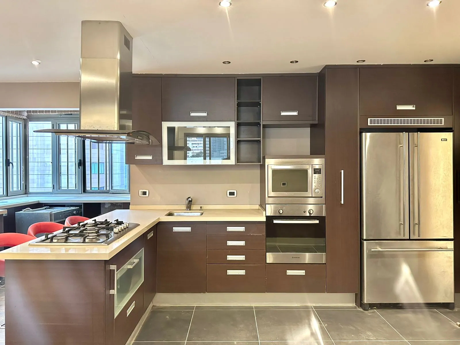 4BR Apartment for Rent in Ramlet Al Baida — الصورة 3