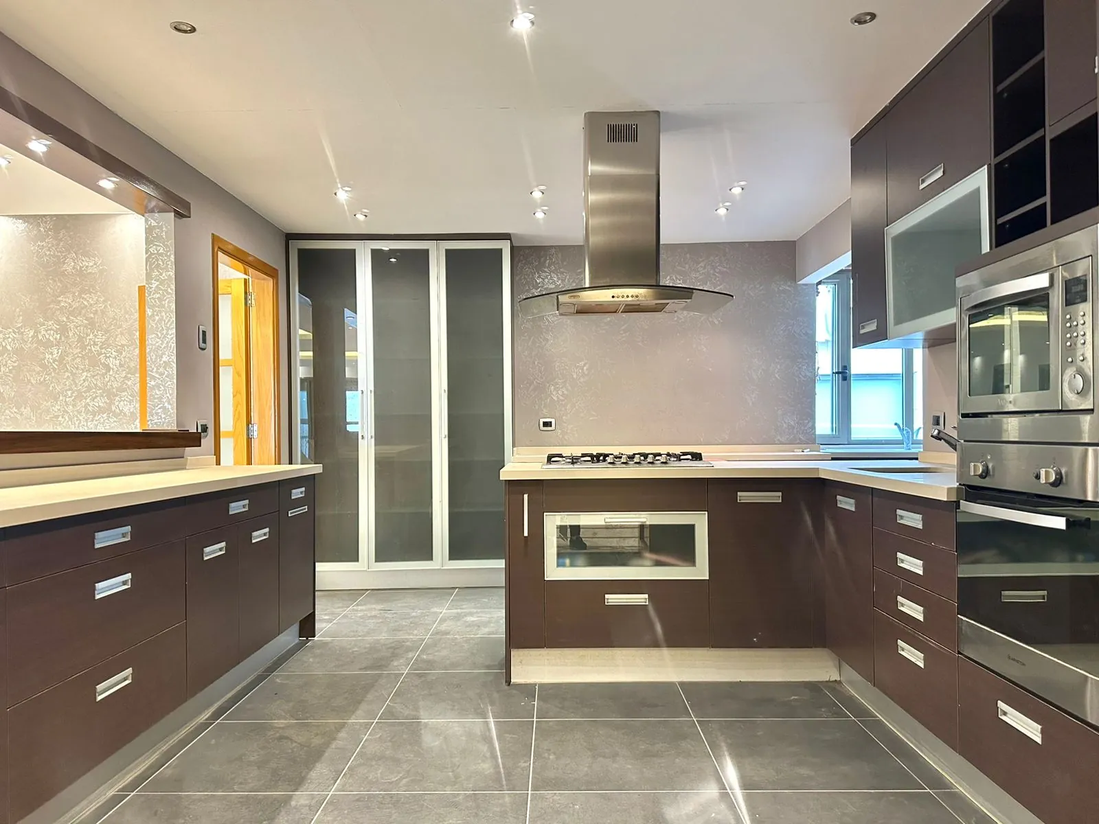 4BR Apartment for Rent in Ramlet Al Baida — الصورة 4