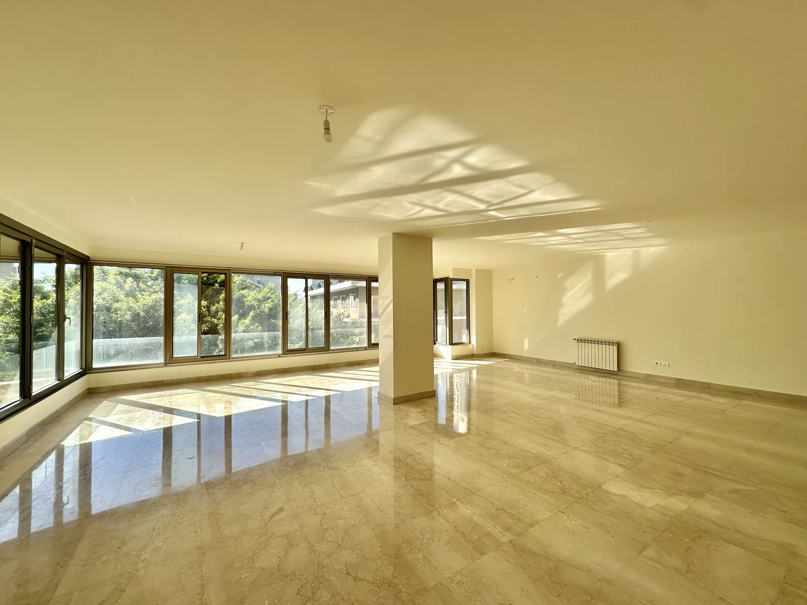 3BR Apartment for Rent in Ain Al Mraiseh — الصورة 2