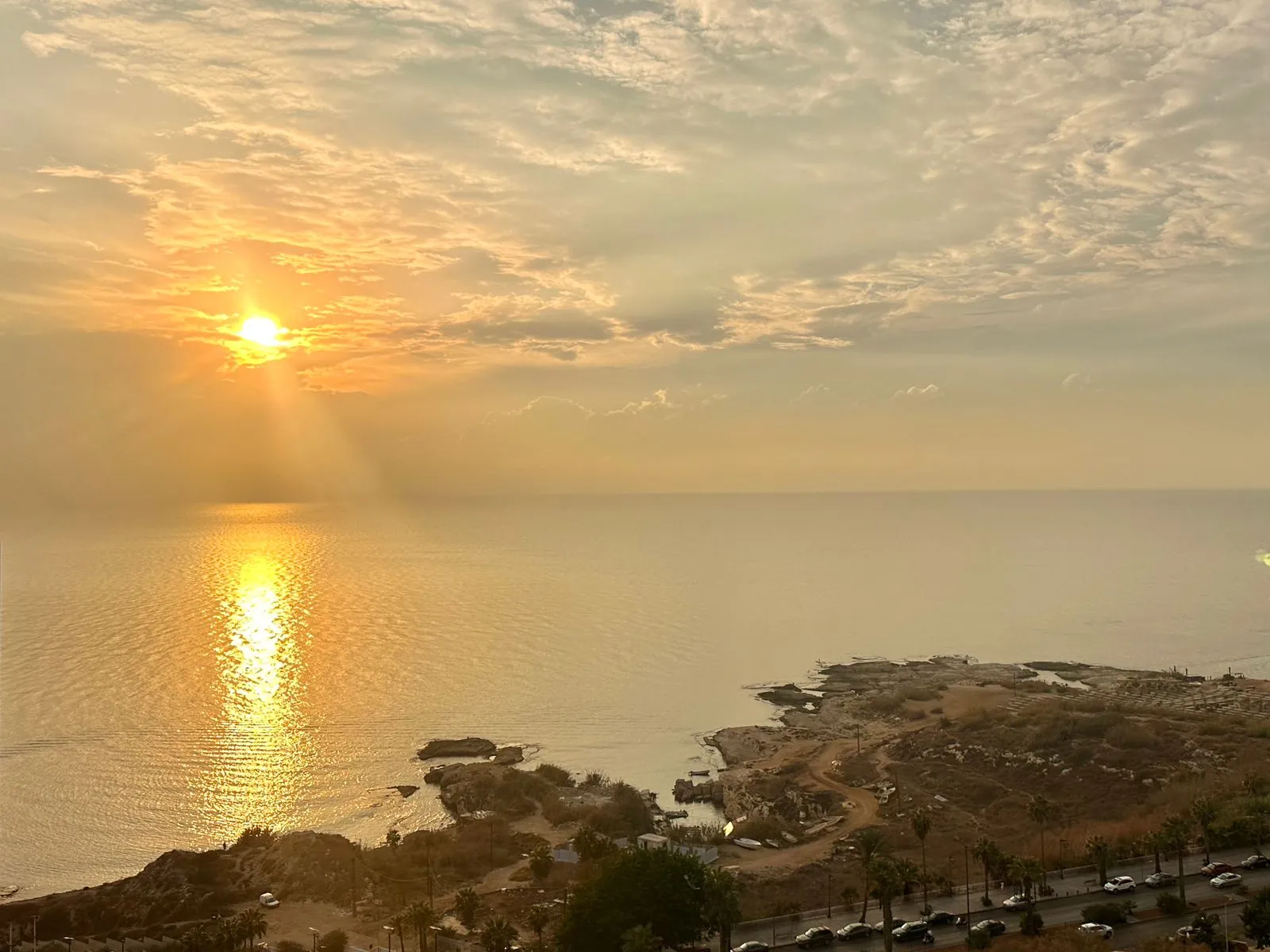 3BR Apartment for Sale in Raouche — الصورة 2