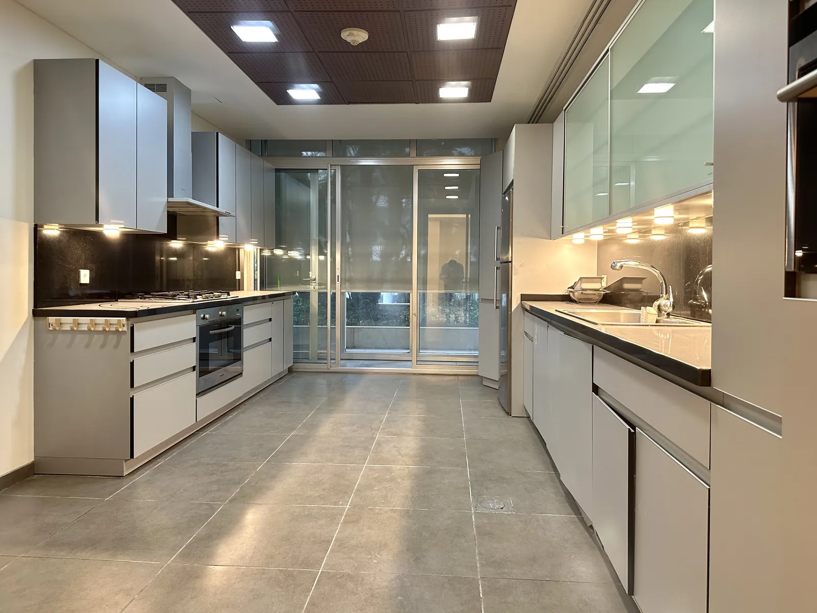 3BR Apartment for Sale in Downtown Beirut — الصورة 3