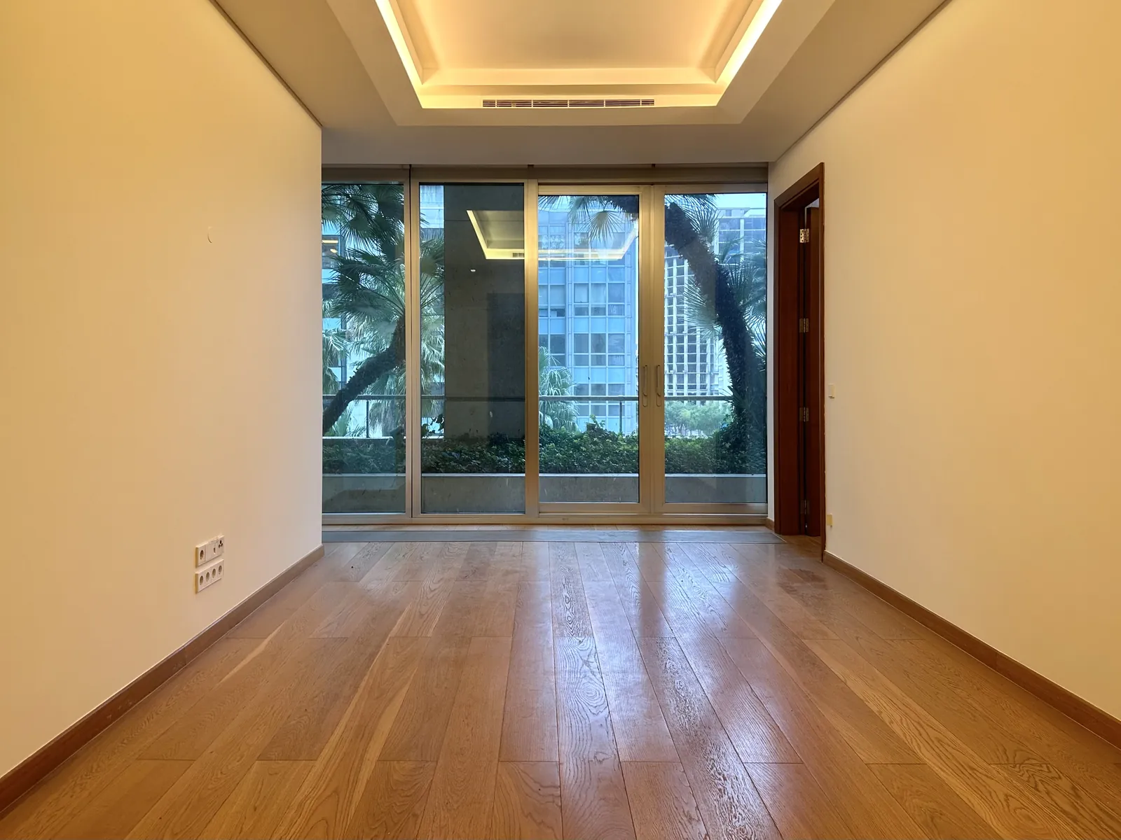 3BR Apartment for Sale in Downtown Beirut — الصورة 4