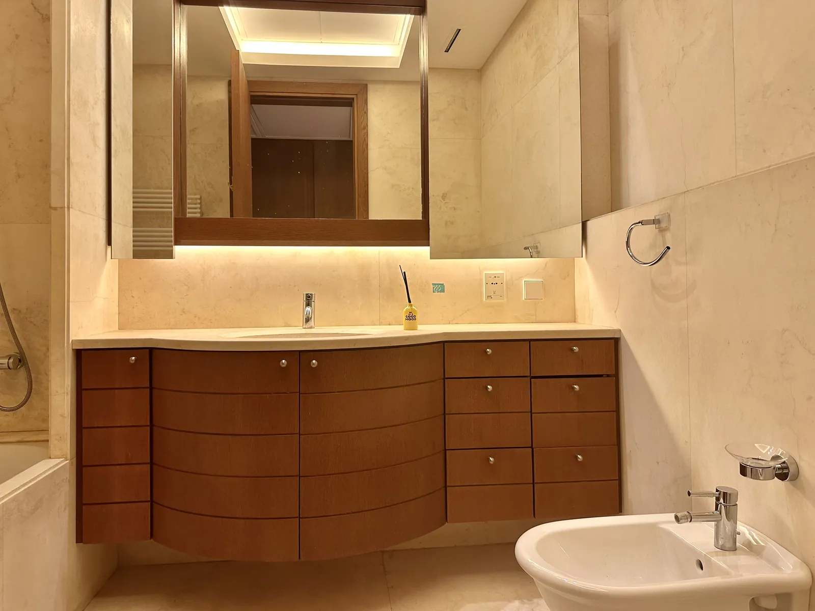 3BR Apartment for Sale in Downtown Beirut — الصورة 5