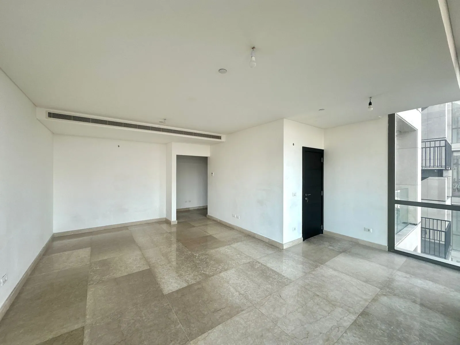 3BR Apartment for Rent in Hamra — الصورة 2