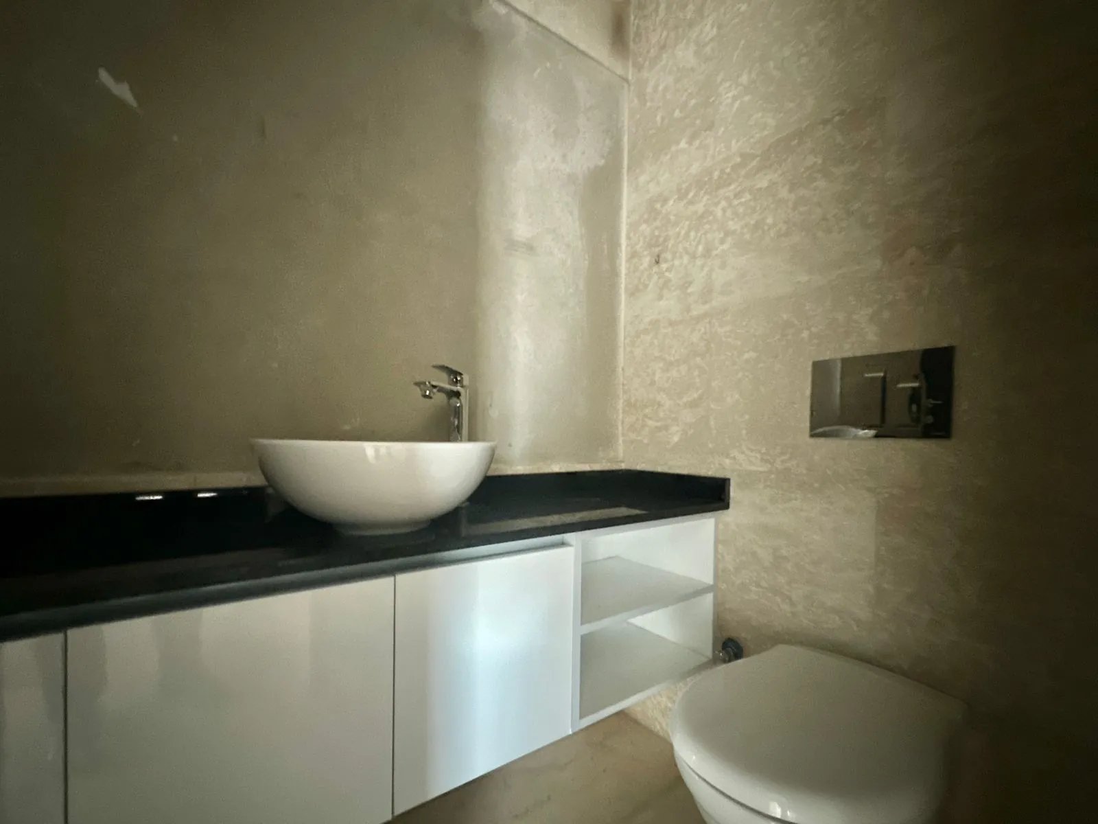 3BR Apartment for Rent in Hamra — الصورة 4