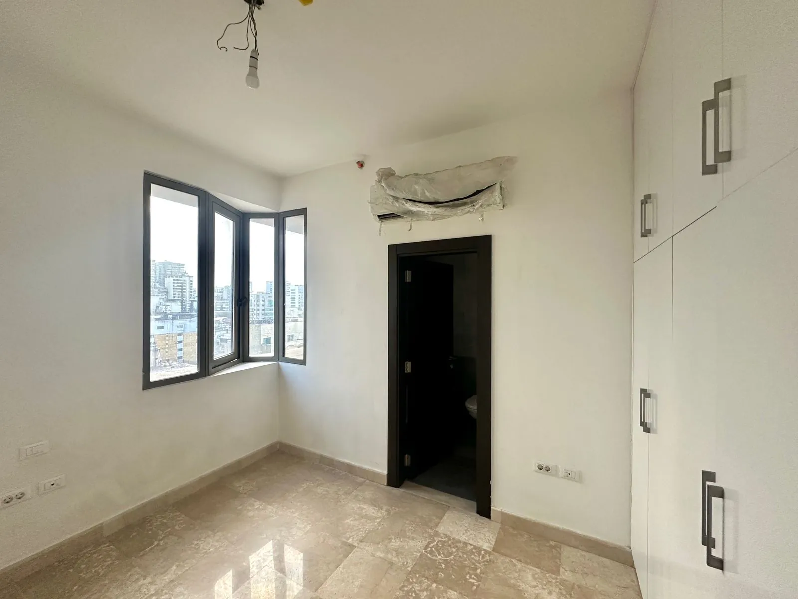 3BR Apartment for Rent in Hamra — الصورة 5