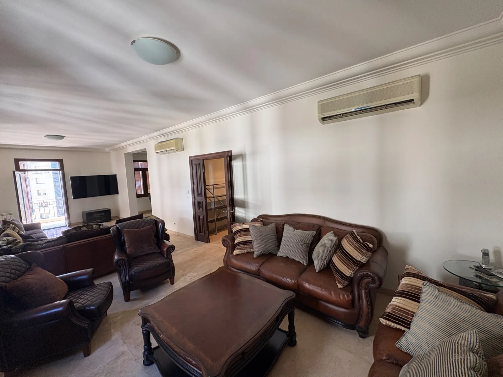 4BR Apartment for Rent in Achrafiyeh tabaris