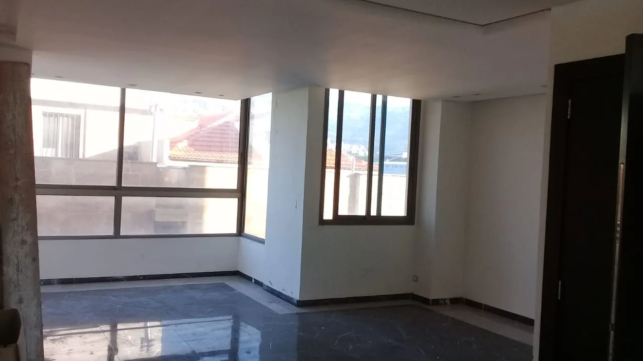 A luxury Apartment For Sale in Louize — photo 2