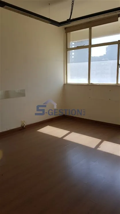 Office for Rent in Badaro — الصورة 3