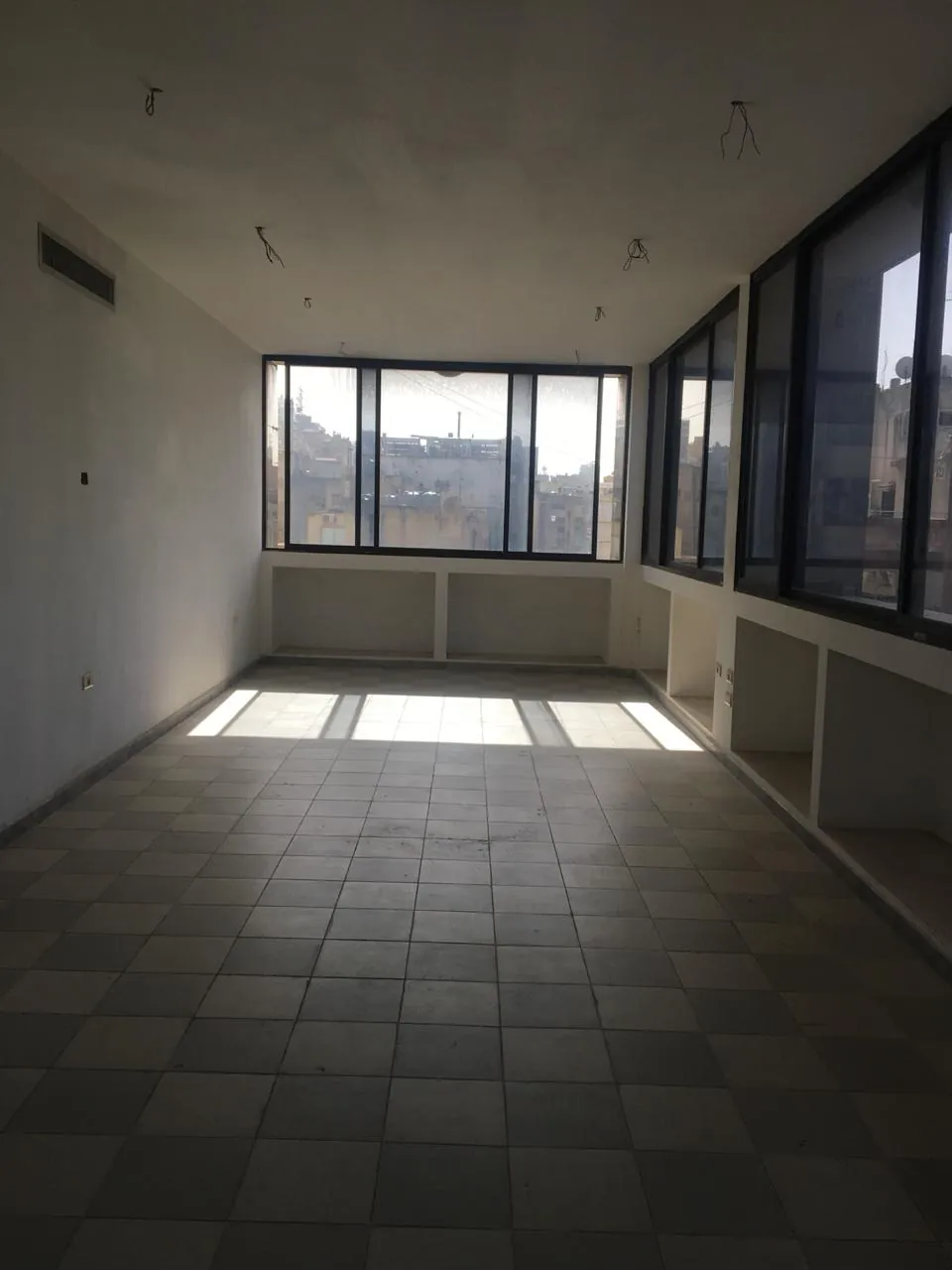 Office for Sale in Dekwaneh