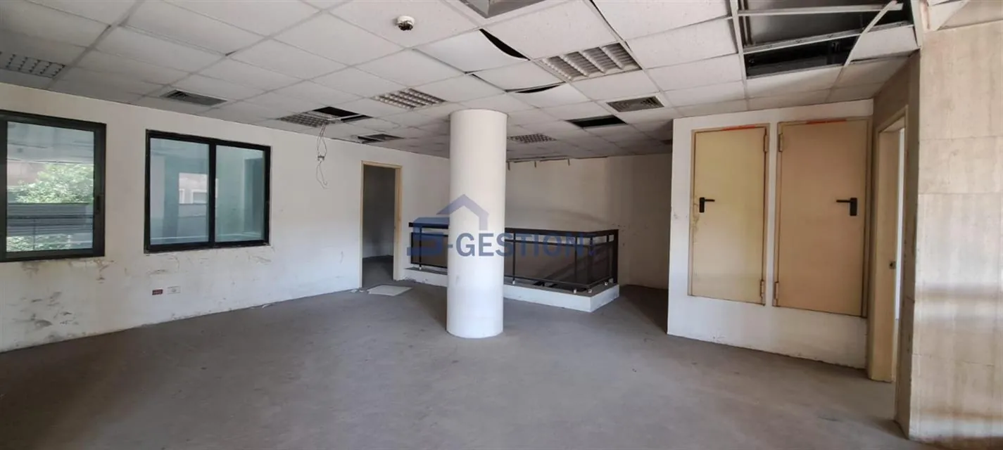 Building for Rent in Down Town — photo 2