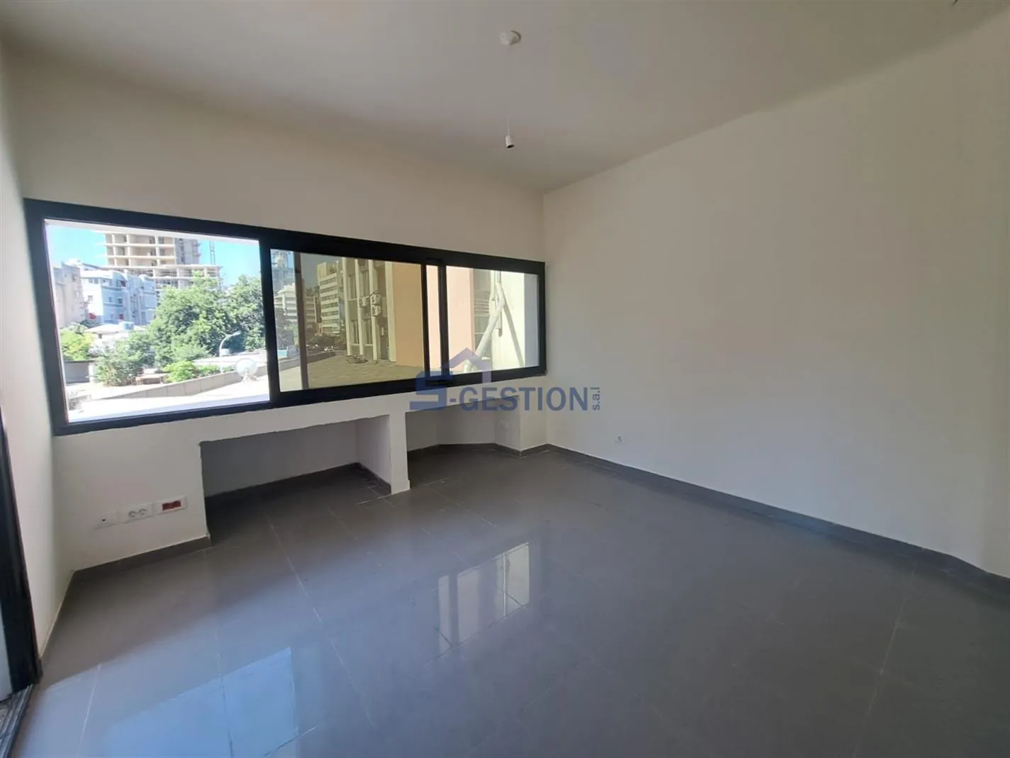 Office for Rent in Adliyeh — الصورة 3