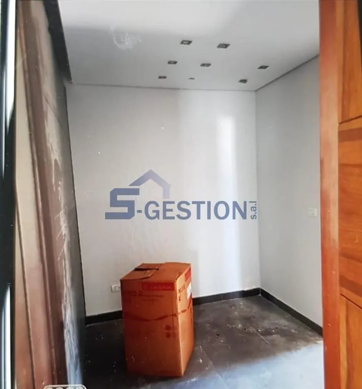 Office for Rent in Mar Mikhael — الصورة 3