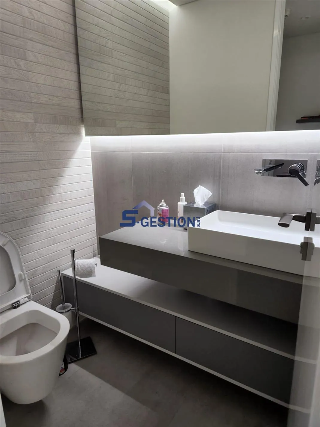 Office for Rent Furnished in Achrafieh — photo 3