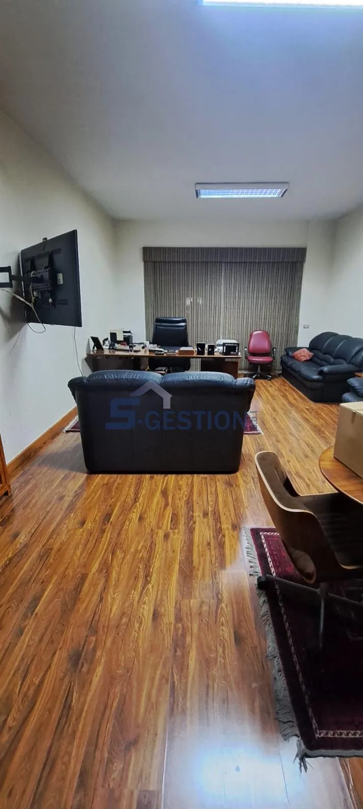 Office for Rent in Hamra — الصورة 3