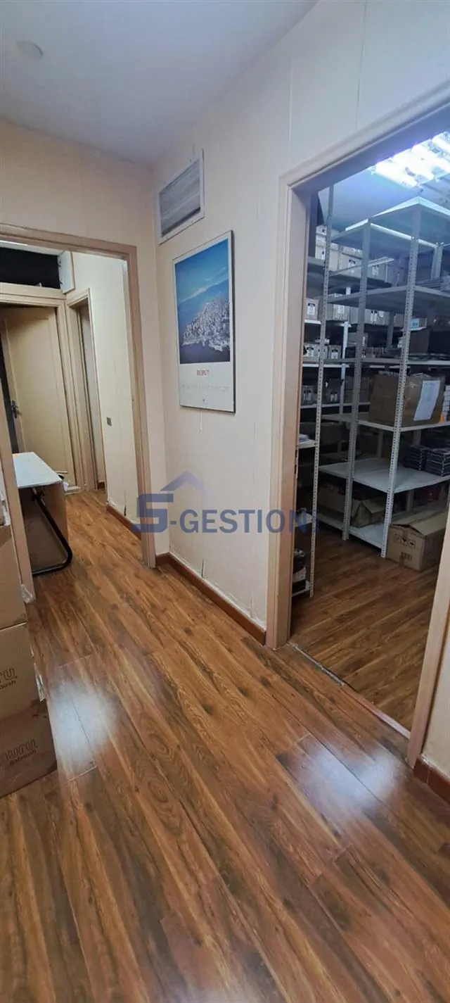 Office for Rent in Hamra — الصورة 5