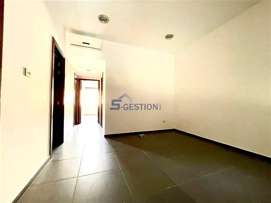 Office for Rent in Horch Tabet — الصورة 3