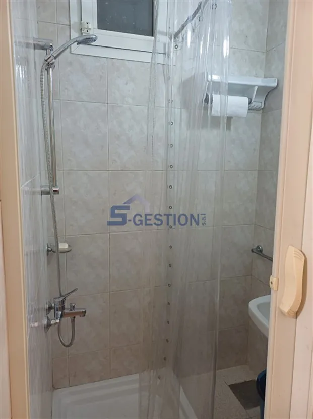 Studio for Rent Furnished in Gemmayze — الصورة 4
