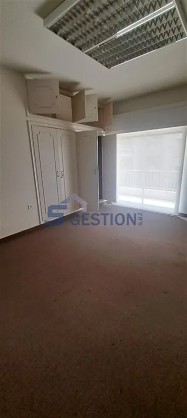 Office for Rent in Badaro — الصورة 4