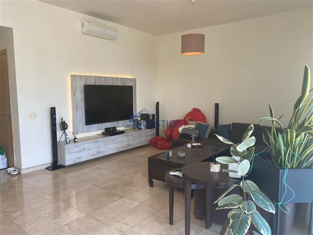 Apartment for Sale in Hamra — الصورة 2