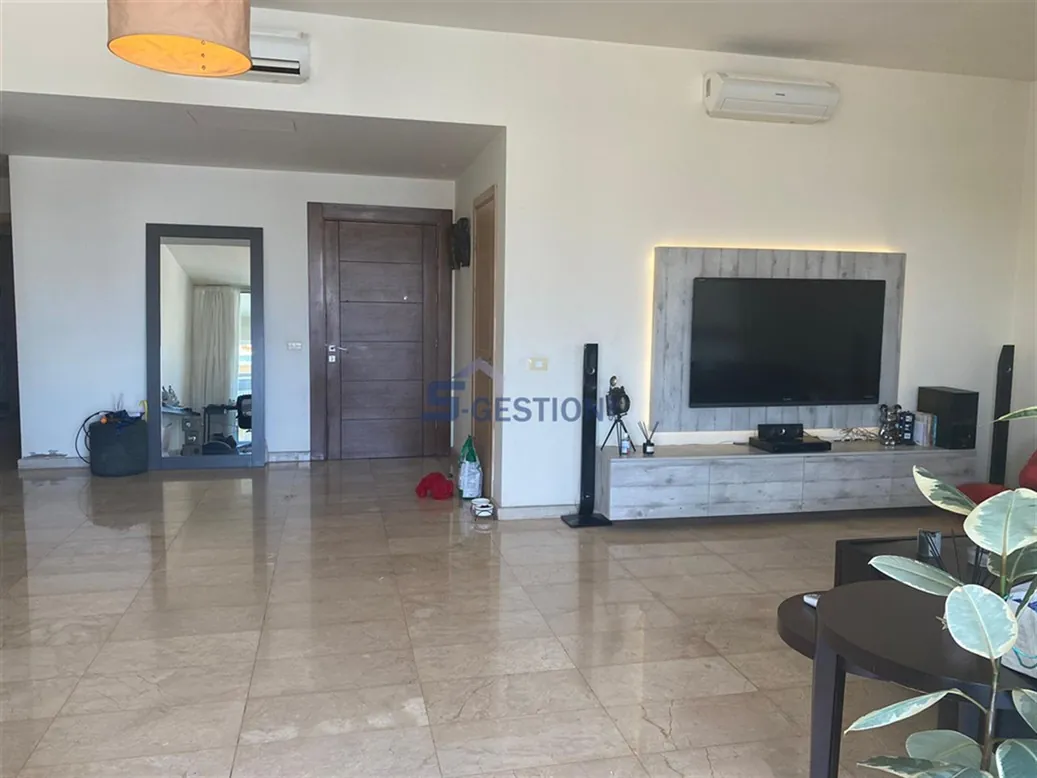 Apartment for Sale in Hamra — الصورة 4