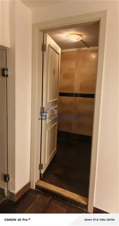 Shop Commercial Premises for Rent in Achrafieh — الصورة 2
