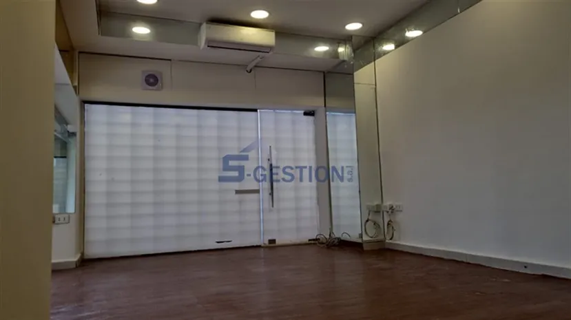 Shop Commercial Premises for Rent in Badaro
