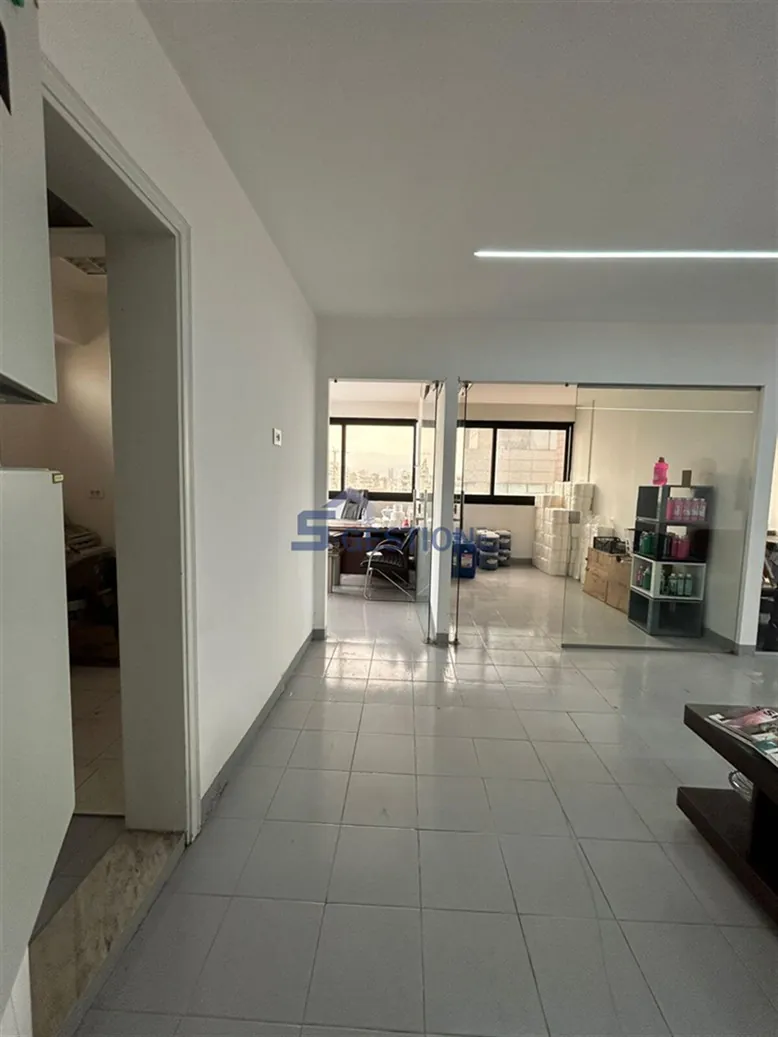 Office for Rent in Bauchrie — الصورة 2