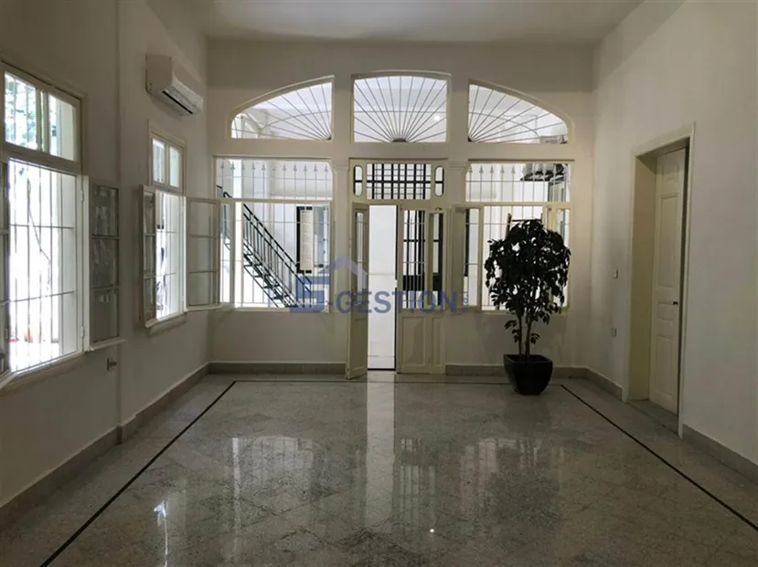 Office for Rent in Ras Beyrouth