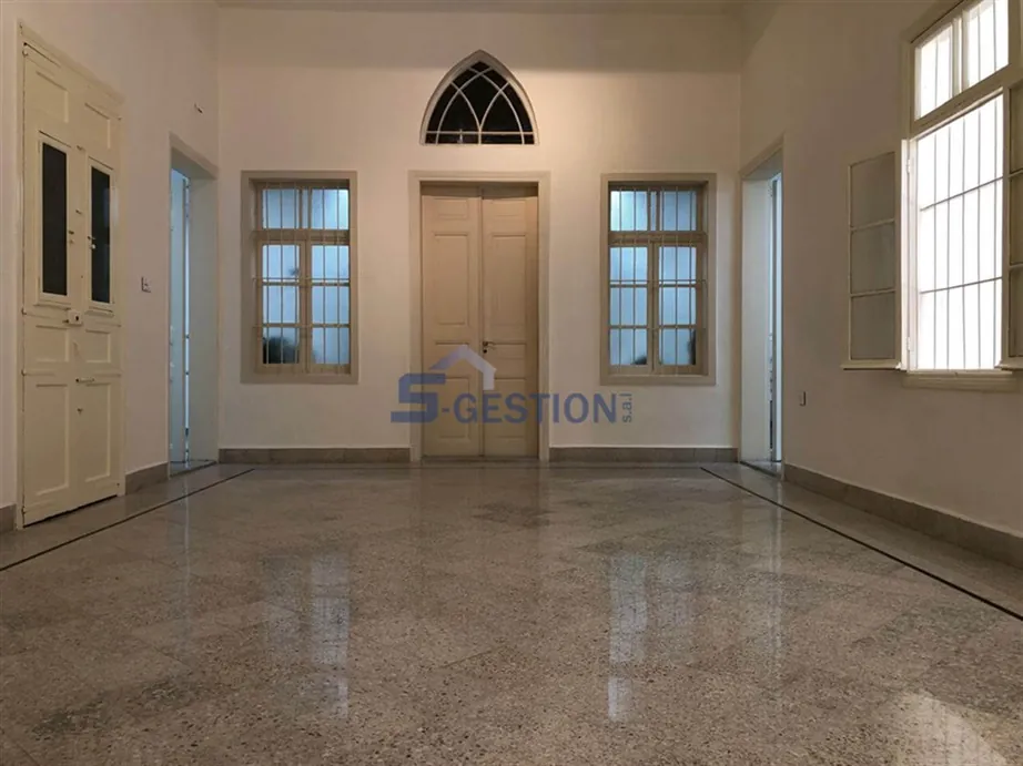 Office for Rent in Ras Beyrouth — الصورة 3