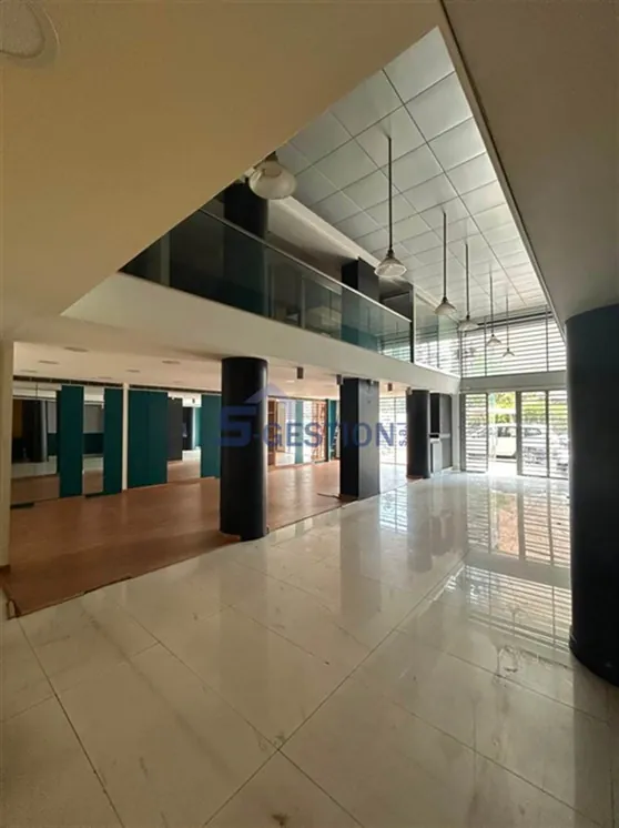 Shop Commercial Premises for Rent in Badaro