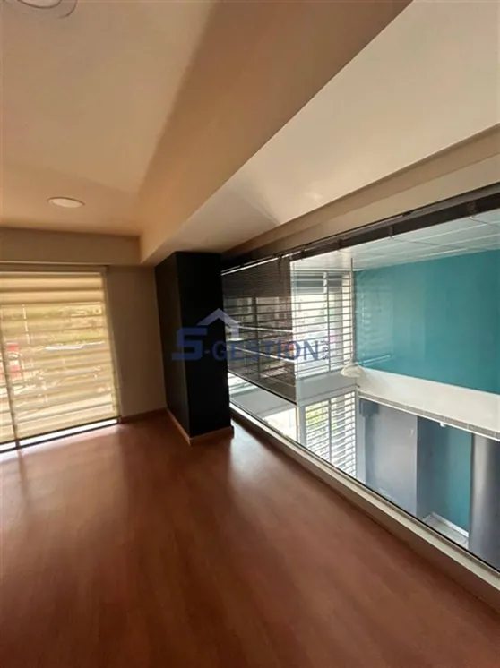 Shop Commercial Premises for Rent in Badaro — الصورة 3