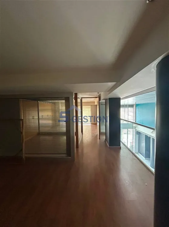 Shop Commercial Premises for Rent in Badaro — الصورة 4