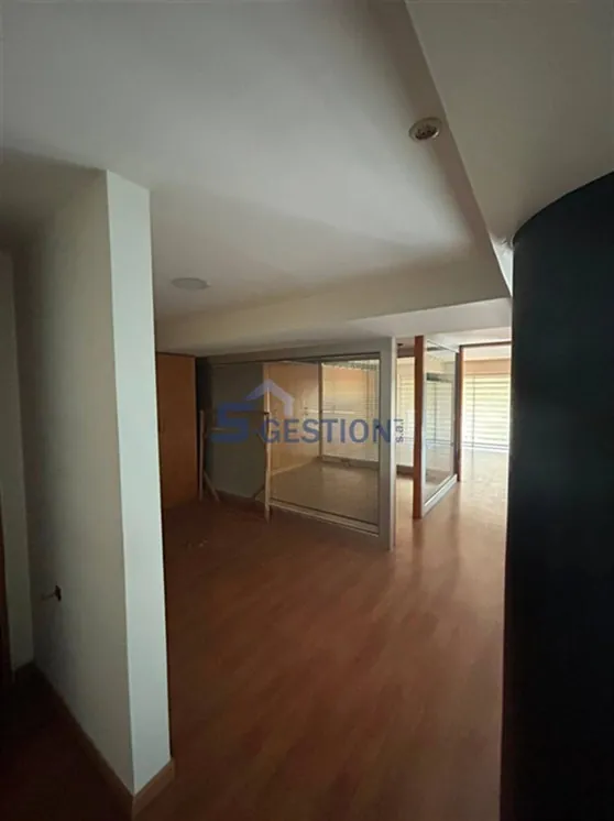 Shop Commercial Premises for Rent in Badaro — الصورة 5