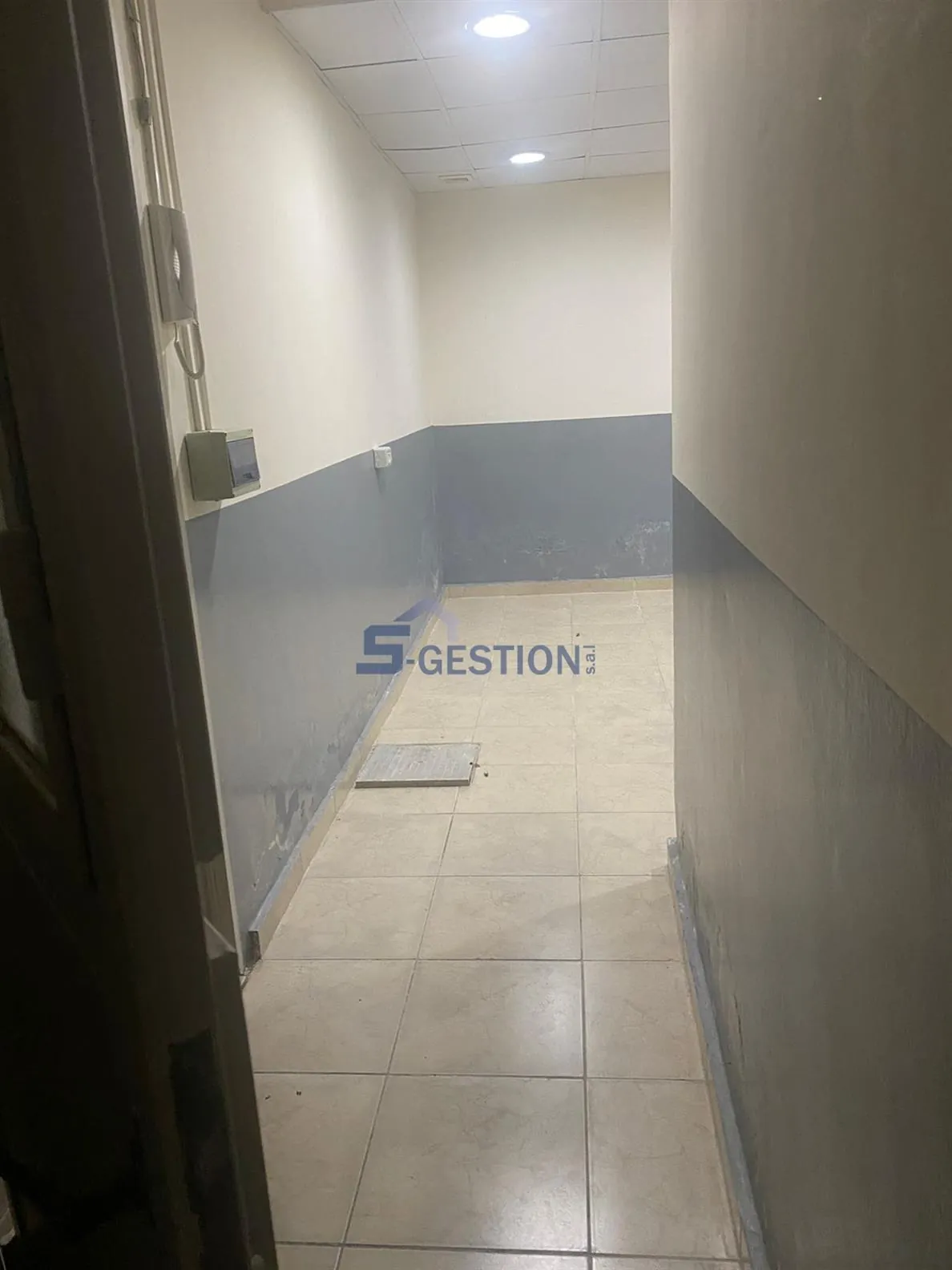 Depot for Rent in Badaro — الصورة 2