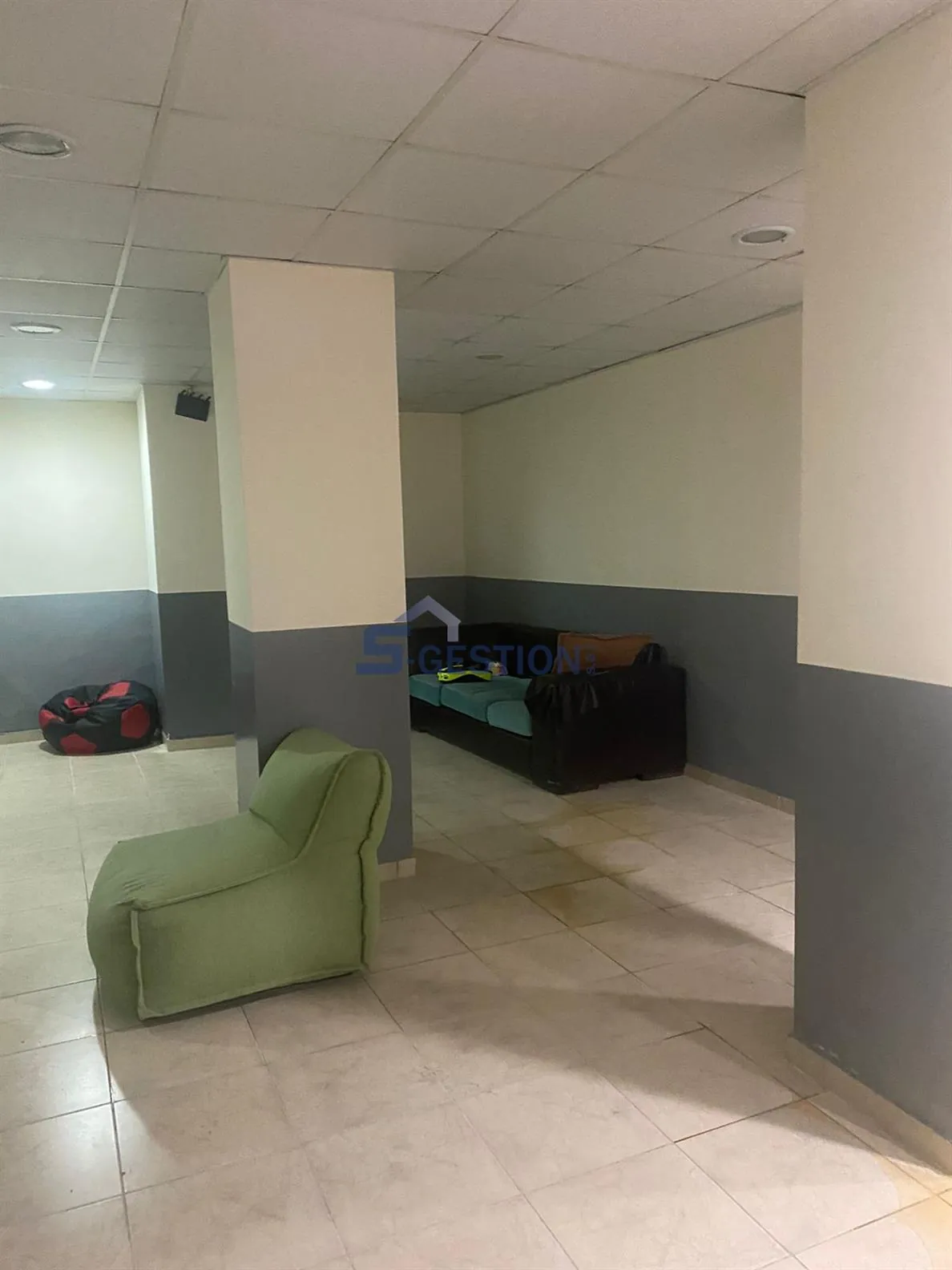 Depot for Rent in Badaro — الصورة 3